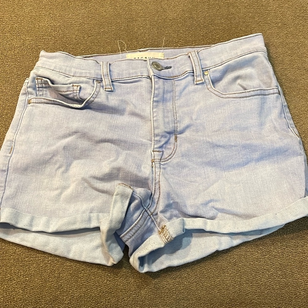 Pacing The Shortie Size 27 Jean Cuffed Denim Shorts (BB)
